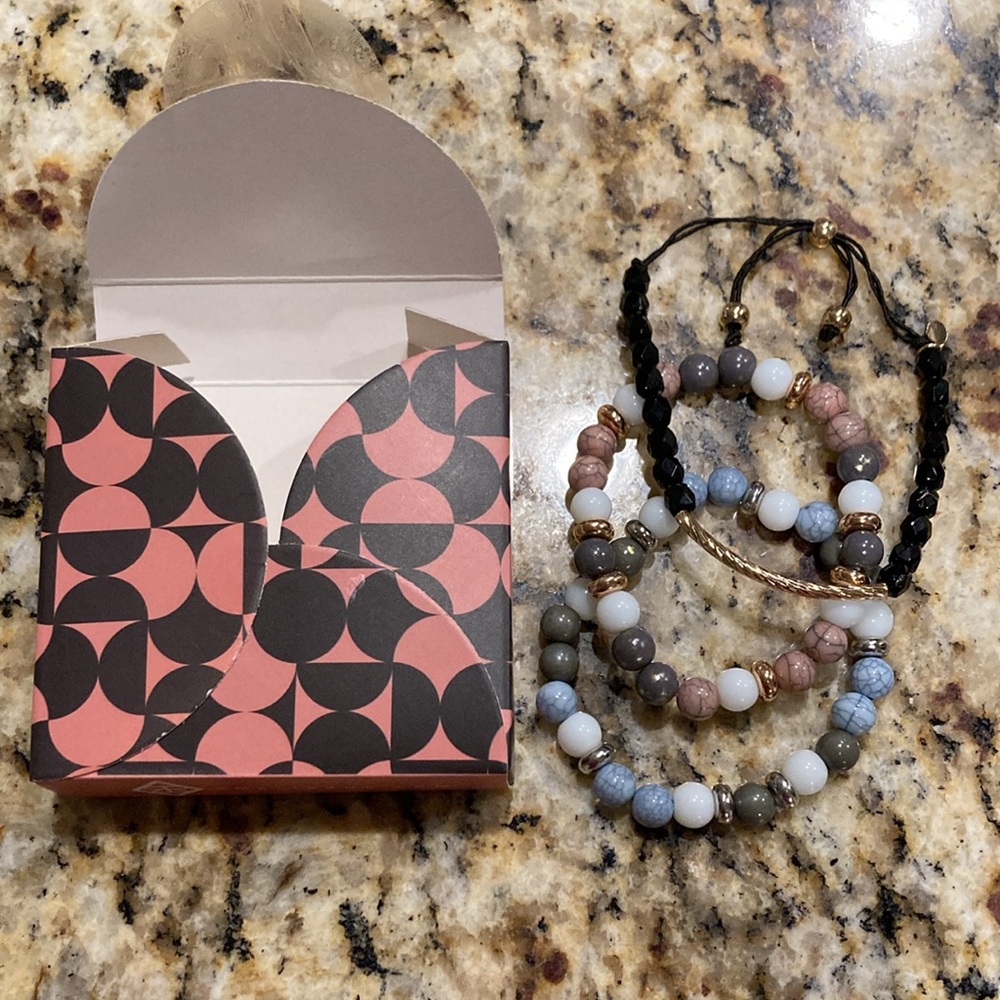 Amelia Rue Bracelet Set - Picture 3 of 3